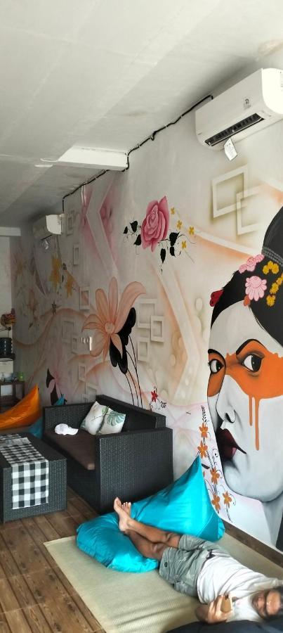 Tara Hostel Batununggul Zewnętrze zdjęcie
