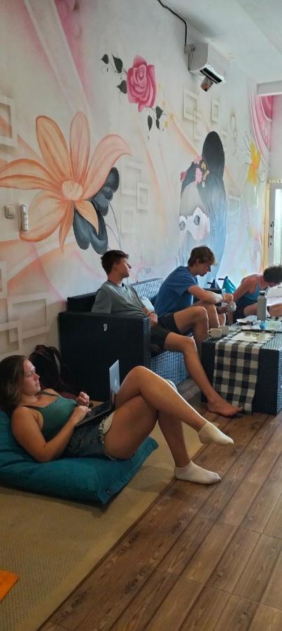 Tara Hostel Batununggul Zewnętrze zdjęcie