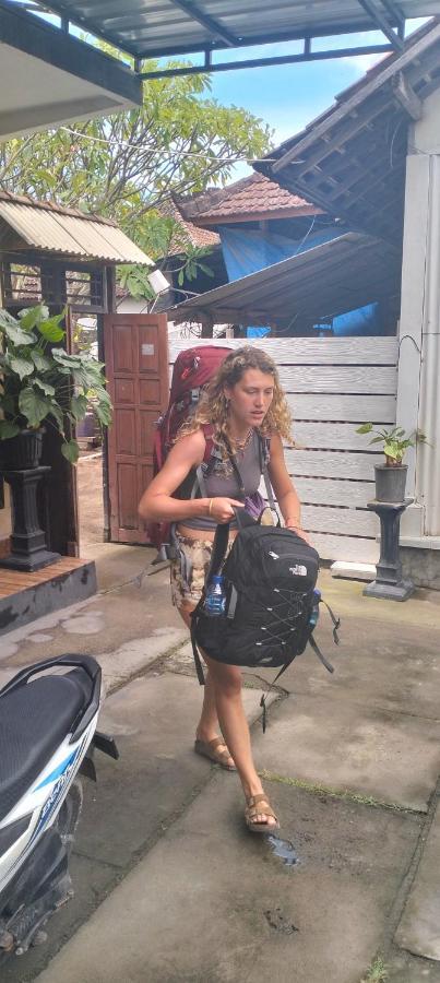 Tara Hostel Batununggul Zewnętrze zdjęcie